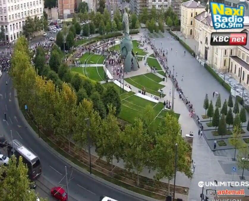 nevideni-debakl-blokadera-na-savskom-trgu!-na-skup-dosla-saka-jada-–-mogu-da-se-prebroje-na-prstima-jedne-ruke!-(foto) nevideni-debakl-blokadera-na-savskom-trgu!-na-skup-dosla-saka-jada-–-mogu-da-se-prebroje-na-prstima-jedne-ruke!-(foto)