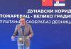 VUČIĆ JOŠ JEDNOM POKAZAO DA SU MU LjUDI NAJVAŽNIJI: Predsednik pomerio govornicu da bi video narod (VIDEO) vucic-jos-jednom-pokazao-da-su-mu-ljudi-najvazniji:-predsednik-pomerio-govornicu-da-bi-video-narod-(video)