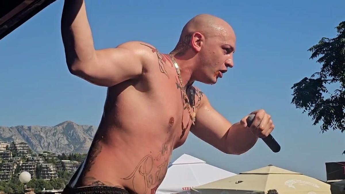 (video)-mladenci-igraju-uz-“bauljam-i-carlijam”-snimak-prvog-plesa-uz-desingericinu-pesmu-zapalio-mreze,-gosti-u-neverici (video)-mladenci-igraju-uz-“bauljam-i-carlijam”-snimak-prvog-plesa-uz-desingericinu-pesmu-zapalio-mreze,-gosti-u-neverici
