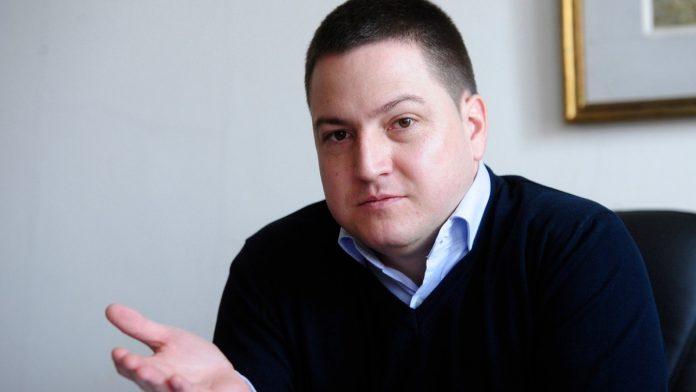 zasto-je-branko-ruzic-dobio-crveni-karton-od-sps-a?