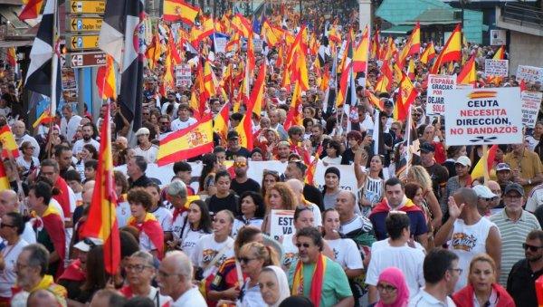 gradani-masovno-izasli-na-ulice:-protest-protiv-vlade-zbog-situacije-u-seuti-(foto/video) gradani-masovno-izasli-na-ulice:-protest-protiv-vlade-zbog-situacije-u-seuti-(foto/video)