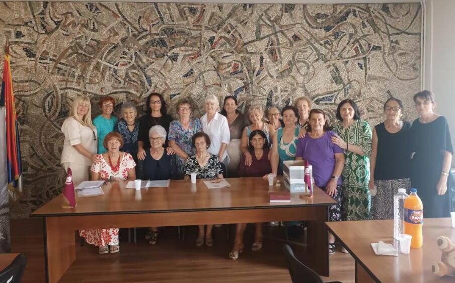 darovi-za-porodice-sa-troje-i-vise-dece:-kolo-srpskih-sestara-aleksandrovac-u-velikoj-humanitarnoj-misiji darovi-za-porodice-sa-troje-i-vise-dece:-kolo-srpskih-sestara-aleksandrovac-u-velikoj-humanitarnoj-misiji