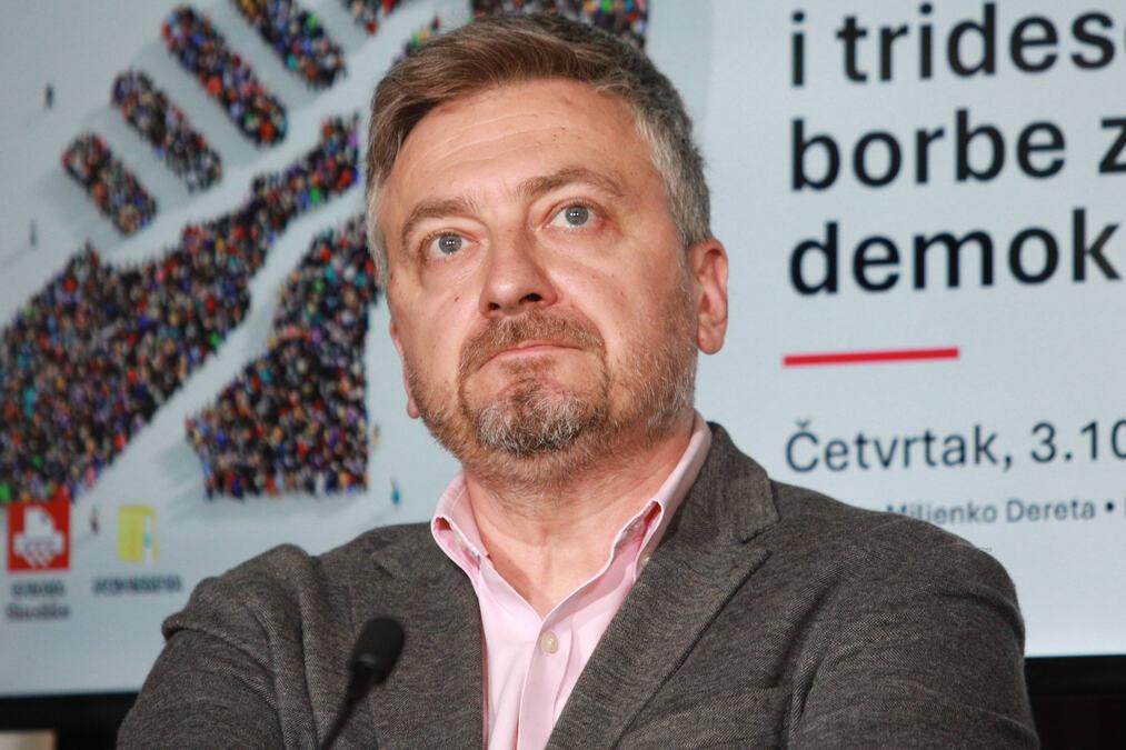 georgiev-krenuo-po-sljive-na-pijacu,-pa-dobio-lekciju-iz-politike!-miladin-mu-sve-objasnio-–-evo-ko-pobeduje-na-izborima georgiev-krenuo-po-sljive-na-pijacu,-pa-dobio-lekciju-iz-politike!-miladin-mu-sve-objasnio-–-evo-ko-pobeduje-na-izborima