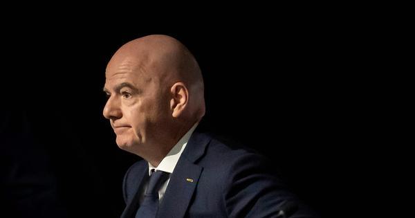 sukob-fifa-i-uefa-eskalirao:-evropska-kuca-fudbala-razmatra-pravne-poteze-protiv-infantina! sukob-fifa-i-uefa-eskalirao:-evropska-kuca-fudbala-razmatra-pravne-poteze-protiv-infantina!