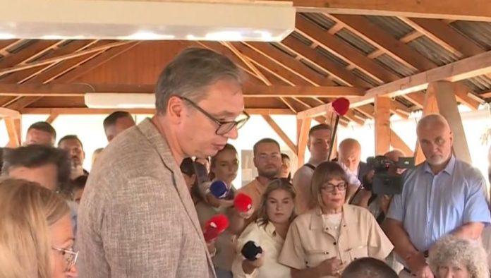 “da-stvorimo-uslove-da-ljudi-ostanu”-vucic-u-novom-knezevcu-o-novim-investicijama,-putevima-i-bolnicama:-da-probamo-da-dovedemo-jedan-pogon
