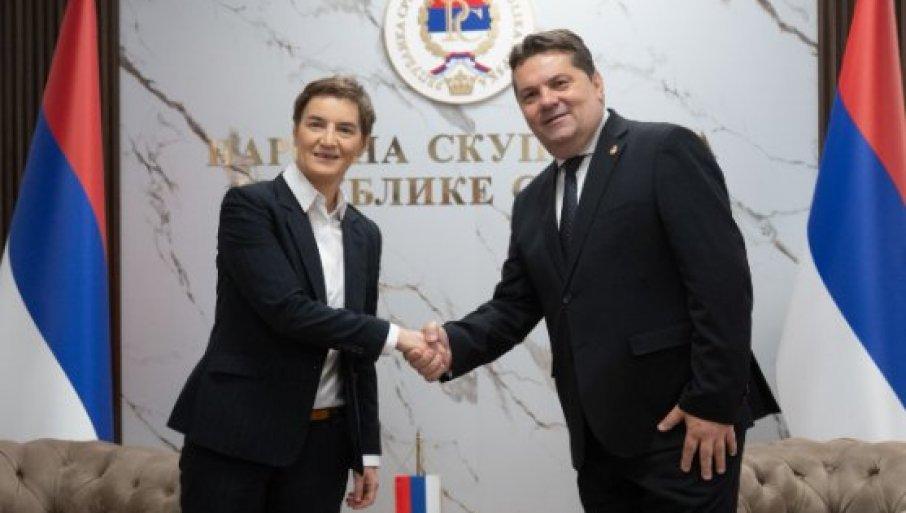 brnabic-iz-banjaluke:-“mir-i-stabilnost-rade-u-korist-srbije-i-citavog-srpskog-naroda”-(foto) brnabic-iz-banjaluke:-“mir-i-stabilnost-rade-u-korist-srbije-i-citavog-srpskog-naroda”-(foto)