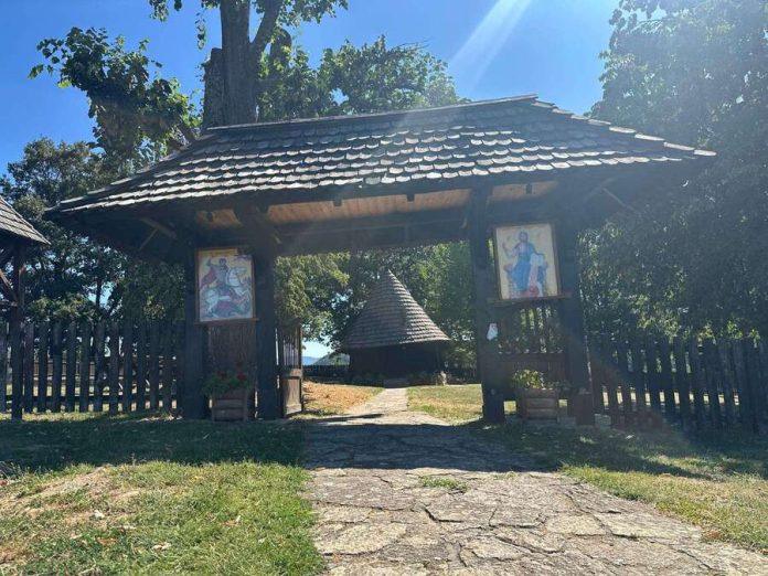 sta-se-dogodilo-ispred-ove-male-crkve-u-sumadiji:-vekovima-kasnije-njene-grede-i-duborezi-i-dalje-cuvaju-pricu-o-radanju-moderne-srbije-(foto)