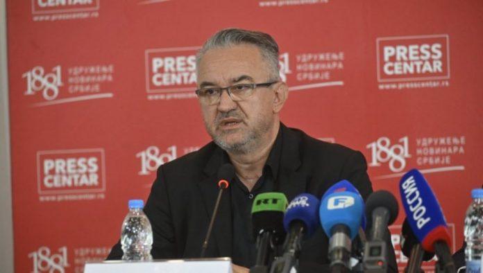 konferencija-za-medije-darka-mladica:-moj-otac-je-ubijen-u-haskom-tribunalu!-(video)