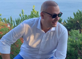 “LJUDI SU ME SALETALI NA ULICI, A NISAM IMAO DINAR U DŽEPU” Pevač bio na rubu siromaštva: “Zagrevao sam bajat hleb jer nemam za doručak” “ljudi-su-me-saletali-na-ulici,-a-nisam-imao-dinar-u-dzepu”-pevac-bio-na-rubu-siromastva:-“zagrevao-sam-bajat-hleb-jer-nemam-za-dorucak”