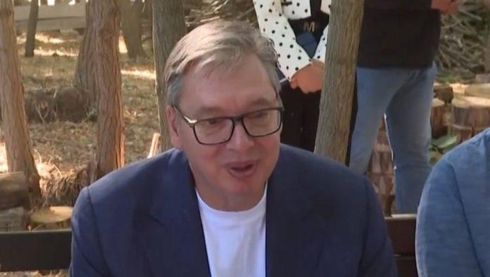 „biraju-nasu-zemlju-jer-znaju-da-ima-dobre-puteve”-vucic:-od-juna-do-avgusta-26-miliona-vozila-je-proslo-kroz-srbiju