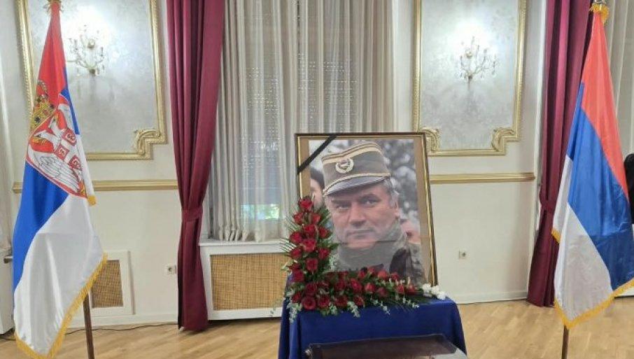 u-slavu-generala-ratka-mladica:-komemoracija-u-domu-vojske-povodom-smrti-komandanta-glavnog-staba-vojske-republike-srpske u-slavu-generala-ratka-mladica:-komemoracija-u-domu-vojske-povodom-smrti-komandanta-glavnog-staba-vojske-republike-srpske