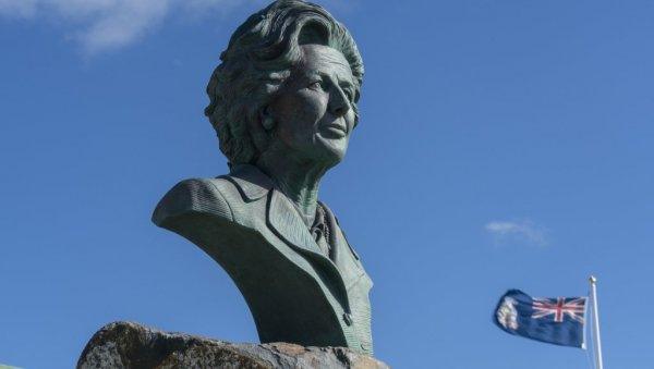 bura-na-folklandima:-milej-udario-na-britaniju,-tramp-se-umesao-–-nafta-sve-zakuvala bura-na-folklandima:-milej-udario-na-britaniju,-tramp-se-umesao-–-nafta-sve-zakuvala