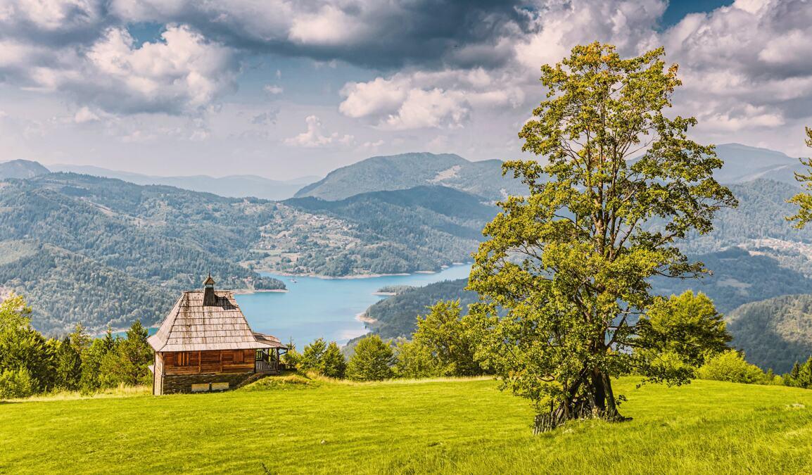 pao-rekord-u-srbiji!-turisti-masovno-hrle-na-nase-planine-i-u-banje,-dolasci-skocili-50-odsto-vise-od-prosle-godine!-evo-koje-su-destinacije-najpopularnije pao-rekord-u-srbiji!-turisti-masovno-hrle-na-nase-planine-i-u-banje,-dolasci-skocili-50-odsto-vise-od-prosle-godine!-evo-koje-su-destinacije-najpopularnije