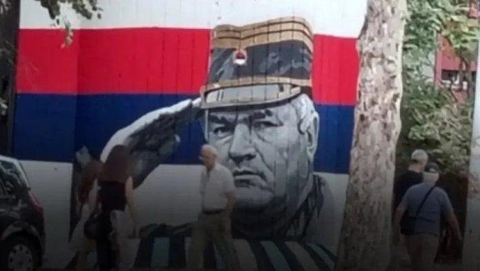 beograd-dobio-novi-mural-ratka-mladica:-general-oslikan-sa-srpskom-trobojkom-u-pozadini