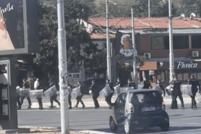 opsadno-stanje-u-beogradu!-rasporeduje-se-zandarmerija-zbog-vecitog-derbija-(video)