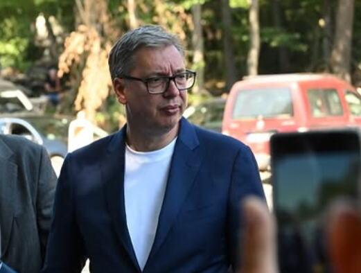 vucic-o-unistavanju-sportskog-pribora-jer-na-njemu-pise-ekspo,-uputio-jasnu-poruku-roditeljima:-ovo-je-tuzno,-kako-decu-vaspitavamo,-takvu-cemo-srbiju-imati vucic-o-unistavanju-sportskog-pribora-jer-na-njemu-pise-ekspo,-uputio-jasnu-poruku-roditeljima:-ovo-je-tuzno,-kako-decu-vaspitavamo,-takvu-cemo-srbiju-imati