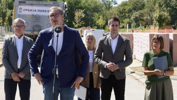 „zapamtite,-pravice-vam-turisticke-ture-na-tompsonove-koncerte!“-vucic-zagrmeo:-nikada-me-na-to-nece-naterati!