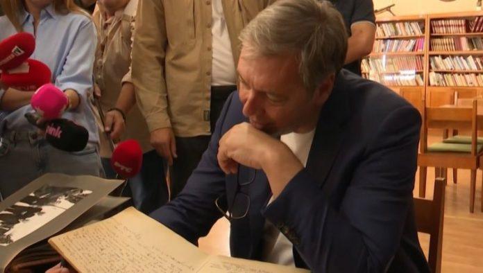 jedna-je-majka-srbija:-vucic-u-prigrevici-obisao-spomen-biblioteku-(foto)