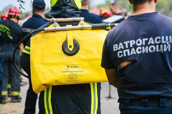 tesko-jutro-u-surcinu:-eksplodirala-plinska-boca-u-porodicnoj-kuci,-povreden-muskarac