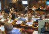 BLOKADERI POKAZALI SVOJE LICE I POLITIKU!!! Izašli iz sale i odbili da ispoštuju makar i minut ćutanja za generala Mladića (VIDEO) blokaderi-pokazali-svoje-lice-i-politiku!!!-izasli-iz-sale-i-odbili-da-ispostuju-makar-i-minut-cutanja-za-generala-mladica-(video)