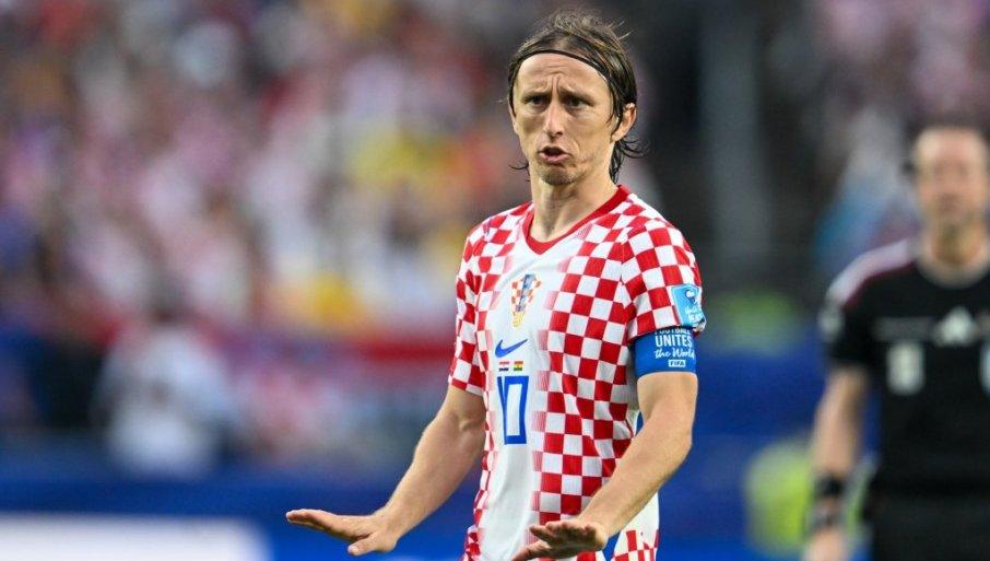 ma,-kakva-penzija:-modric-predvodi-“kockaste”-u-novoj-sezoni-lige-nacija ma,-kakva-penzija:-modric-predvodi-“kockaste”-u-novoj-sezoni-lige-nacija