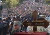 (FOTO, VIDEO) Ratko Mladić sahranjen uz počasnu paljbu: Sin Darko održao govor, prisustvovali ministri Vlade Srbije, državni vrh Republike Srpske i Vučićev sin Danilo (foto,-video)-ratko-mladic-sahranjen-uz-pocasnu-paljbu:-sin-darko-odrzao-govor,-prisustvovali-ministri-vlade-srbije,-drzavni-vrh-republike-srpske-i-vucicev-sin-danilo