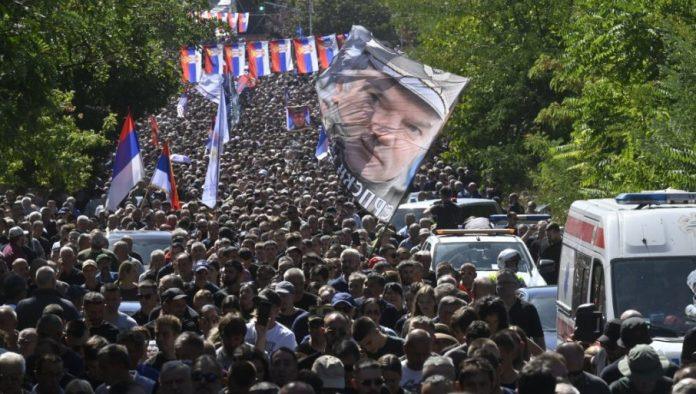 pamte-sta-se-dogodilo-u-ratnom-paklu:-hrvati-i-muslimani-stigli-u-beograd-da-se-oproste-od-ratka-mladica