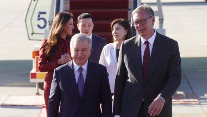 u-cast-postete-predsednika-mirzijojeva:-kula-beograd-u-bojama-srpske-i-uzbekistanske-zastave-(video)