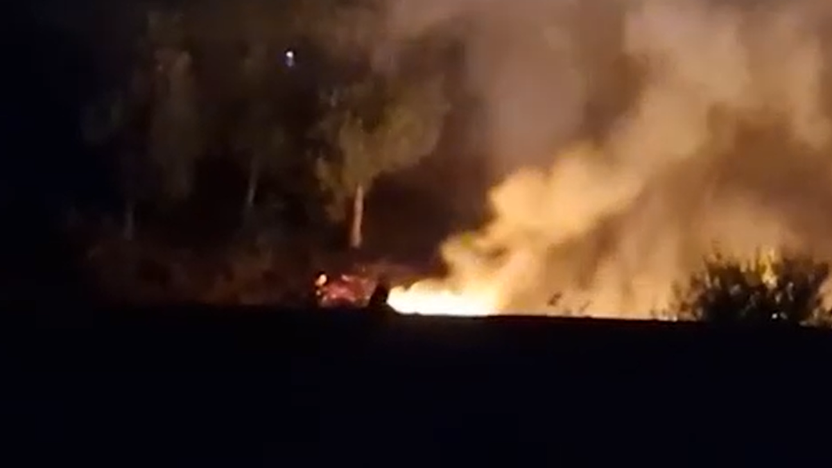 pozar-zahvatio-rastinje-u-podnozju-kalemegdana:-vatrogasci-izasli-na-teren-(video) pozar-zahvatio-rastinje-u-podnozju-kalemegdana:-vatrogasci-izasli-na-teren-(video)