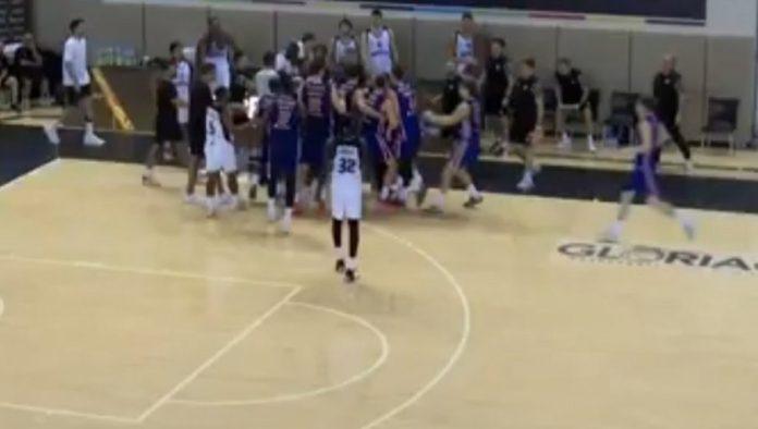tuca-na-mecu-besiktas-–-cska:-sve-se-dogodilo-ispred-dusana-alimpijevica-(video)