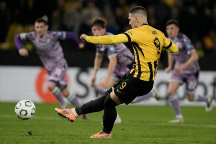 srbin-ispisao-istoriju-lige-sampiona!-marko-nikolic-i-luka-jovic-slave,-klub-briz-i-aston-vila-priredili-spektakl