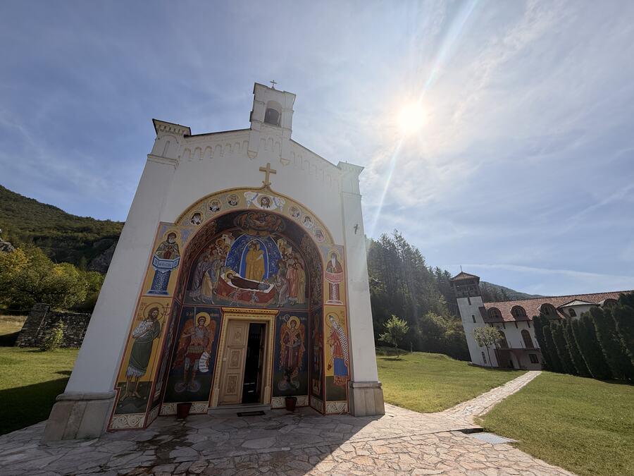 nemci-srpsku-svetinju-pretvorili-u-magacin-municije,-pa-je-posle-sravnili-sa-zemljom:-manastir-dobrun-svaki-put-dignut-iz-pepela-–-duhovni-svetionik-je-vekovima nemci-srpsku-svetinju-pretvorili-u-magacin-municije,-pa-je-posle-sravnili-sa-zemljom:-manastir-dobrun-svaki-put-dignut-iz-pepela-–-duhovni-svetionik-je-vekovima