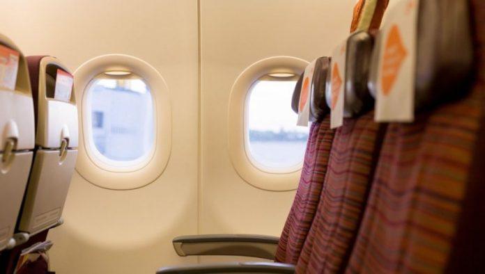 zasto-se-svetla-u-avionu-gase-pred-sletanje?-nije-zbog-udobnosti-putnika,-postoji-vazan-razlog
