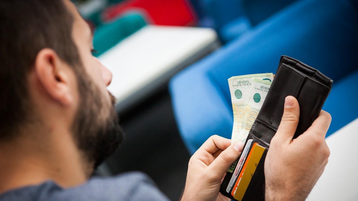 da-li-zatvorenici-imaju-pravo-na-6.000-dinara-od-drzave?-poseban-postupak-za-ovu-grupu-gradana,-ovo-je-procedura da-li-zatvorenici-imaju-pravo-na-6.000-dinara-od-drzave?-poseban-postupak-za-ovu-grupu-gradana,-ovo-je-procedura