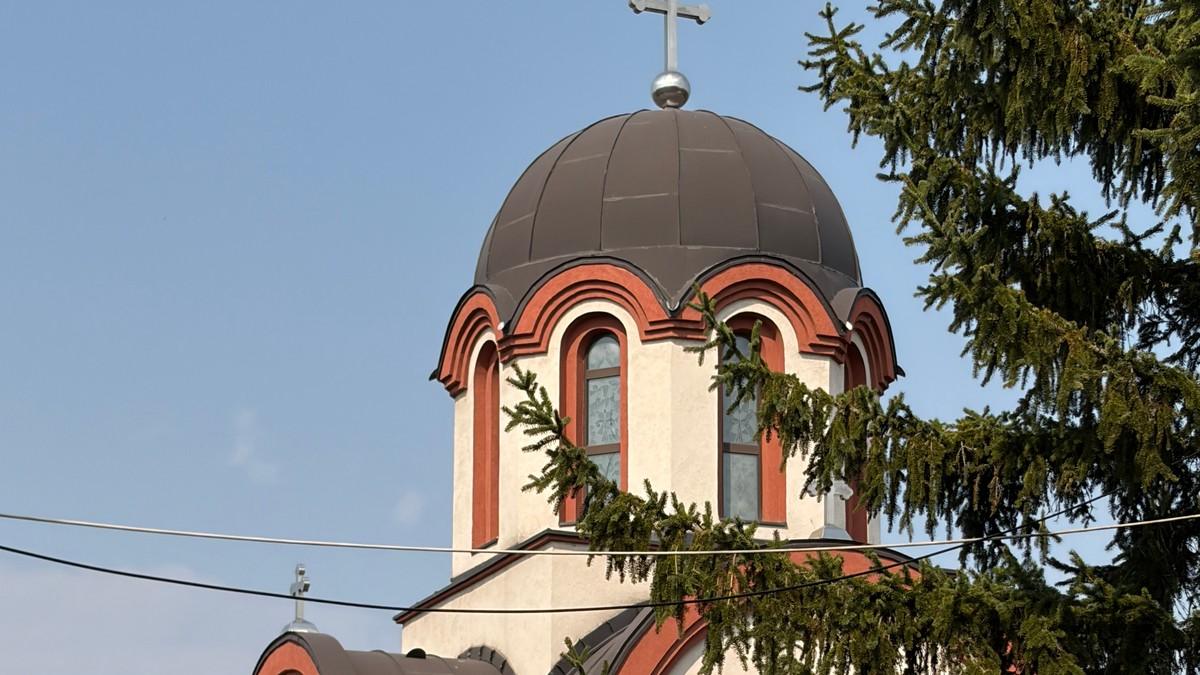 (foto,-video)-decak-(10)-upucao-muskarca-u-porti-crkve-prve-slike-sa-mesta-pucnjave-u-obrenovcu:-ocevici-otkrili-nove-detalje-uzasa! (foto,-video)-decak-(10)-upucao-muskarca-u-porti-crkve-prve-slike-sa-mesta-pucnjave-u-obrenovcu:-ocevici-otkrili-nove-detalje-uzasa!