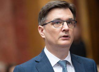 “ETO, HOLIDEJ I 25.10.” Jovanov: Nema tog dana u kalendaru, a da njima nije neki holidej “eto,-holidej-i-2510.”-jovanov:-nema-tog-dana-u-kalendaru,-a-da-njima-nije-neki-holidej