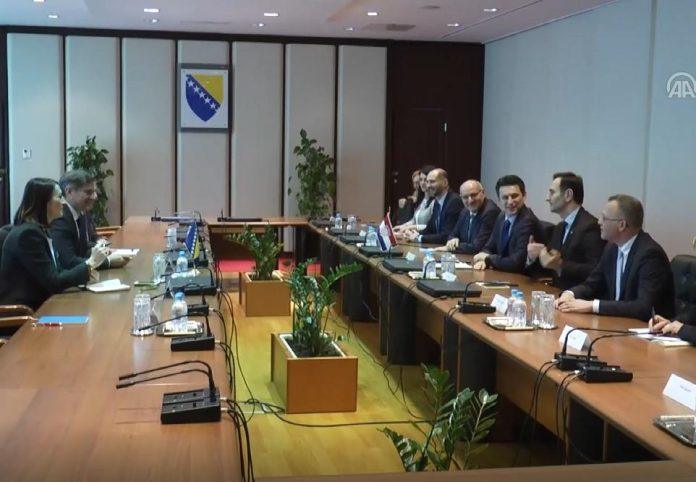 ovu-inicijativu-bi-blokaderi-sigurno-podrzali!-iz-sarajeva-traze-prekid-specijalnih-veza-srbije-i-republike-srpske!