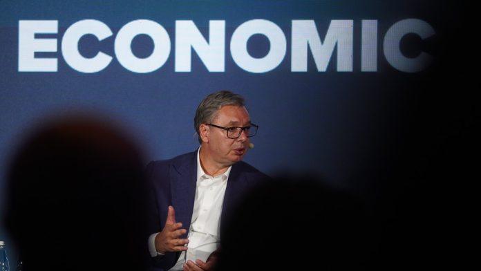 “srbija-je-broj-jedan-u-evropi”-vucic-na-ekonomskom-forumu-u-beogradu:-“dostigli-smo-stopu-rasta-3,5-odsto”