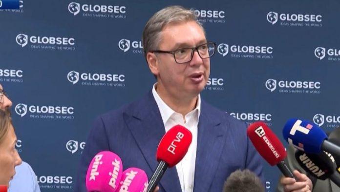 vucic-najavio-novo-jacanje-vojske:-sa-francuzima-razgovaramo-o-“rafalima”-i-h-125
