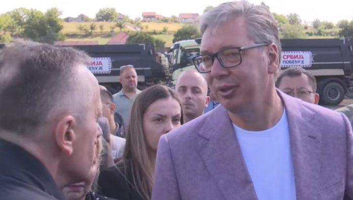 vucic-obilazi-radove-na-brzoj-saobracajnici-“vozd-karadorde”:-plan-da-se-poveze-centralna-srbija-sa-istocnom-i-zapadnom-srbijom