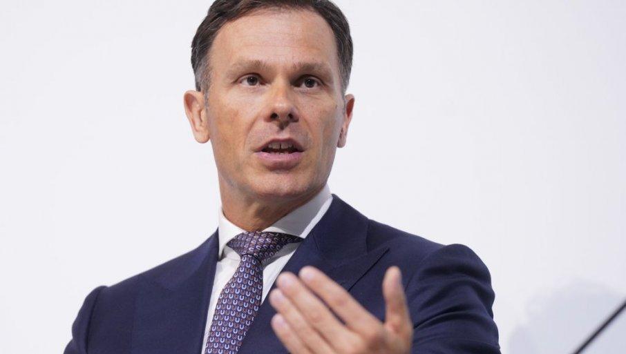 nikezic-se-obratio-predsedniku-povodom-smanjenja-akciza,-a-sinisa-mu-je-odgovorio:-“ja-cu-mu-jos-jednom-objasniti.” nikezic-se-obratio-predsedniku-povodom-smanjenja-akciza,-a-sinisa-mu-je-odgovorio:-“ja-cu-mu-jos-jednom-objasniti.”