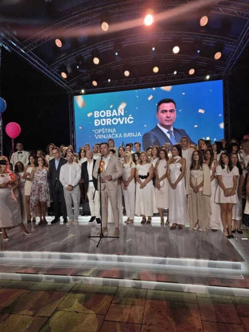 boban-durovic-proglasen-za-najclana-naled-a:-od-vrnjacke-banje-kao-turisticke-kraljice-do-130.000-za-bebe boban-durovic-proglasen-za-najclana-naled-a:-od-vrnjacke-banje-kao-turisticke-kraljice-do-130.000-za-bebe