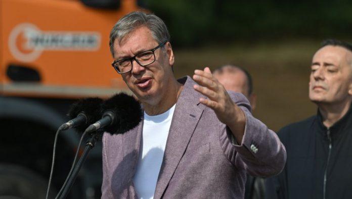 “sanjamo-velike-snove-i-ostvarujemo-ih!”-vucic:-auto-put-„vozd-karadorde“-resava-sever-sumadije-(video)
