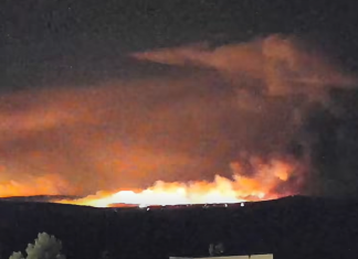 (FOTO, VIDEO) VELIKI POŽAR NA BRAČU Vatra se tokom noći proširila ka uvalama, oko 200 osoba EVAKUISANO! (foto,-video)-veliki-pozar-na-bracu-vatra-se-tokom-noci-prosirila-ka-uvalama,-oko-200-osoba-evakuisano!