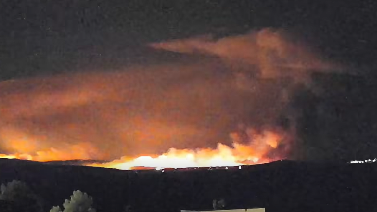 (foto,-video)-veliki-pozar-na-bracu-vatra-se-tokom-noci-prosirila-ka-uvalama,-oko-200-osoba-evakuisano! (foto,-video)-veliki-pozar-na-bracu-vatra-se-tokom-noci-prosirila-ka-uvalama,-oko-200-osoba-evakuisano!