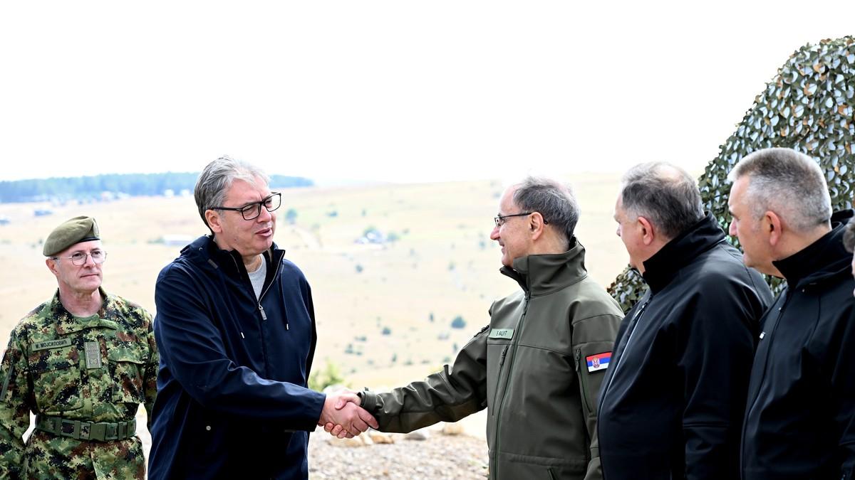 sve-se-trese-na-pesteru!-prikazano-kako-bi-izgledao-odgovor-vojske-srbije-da-neprijatelj-napadne-nasu-zemlju,-dejstvovali-i-psi-roboti:-velika-vojna-vezba-u-toku,-prisustvuje-vucic-(foto,-video) sve-se-trese-na-pesteru!-prikazano-kako-bi-izgledao-odgovor-vojske-srbije-da-neprijatelj-napadne-nasu-zemlju,-dejstvovali-i-psi-roboti:-velika-vojna-vezba-u-toku,-prisustvuje-vucic-(foto,-video)