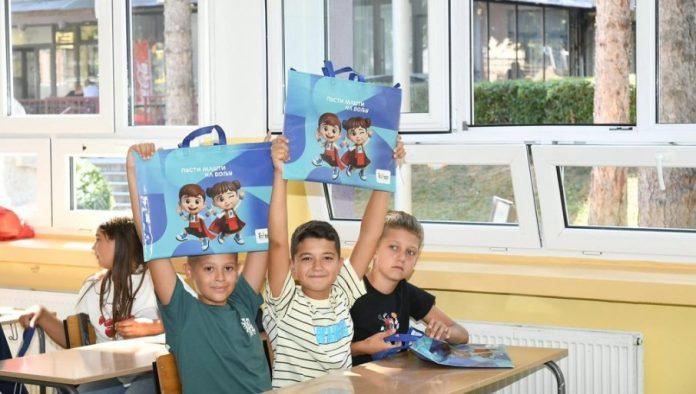 ekspo-2027-misli-na-sve-dake:-podeljeno-540.000-kompleta-skolskog-pribora