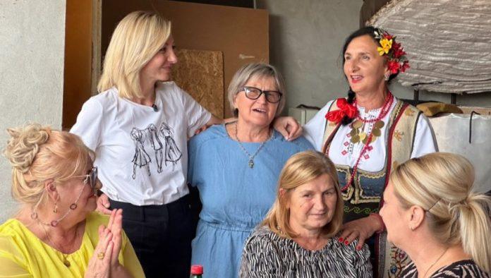 macura-u-zlakusi-sa-zenama-iz-arilja-i-macvanskog-okruga:-“kad-se-zene-povezu,-korist-ima-citava-zajednica”-(foto)