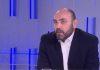 LEPA BRENA ZA ČETIRI OSOBE, ČUJ MENE GODINE Panović urnisao blokadere: Setite se Vučića i Malog u kolima i Brenine pesme, te četiri godine nisu lake (VIDEO) lepa-brena-za-cetiri-osobe,-cuj-mene-godine-panovic-urnisao-blokadere:-setite-se-vucica-i-malog-u-kolima-i-brenine-pesme,-te-cetiri-godine-nisu-lake-(video)