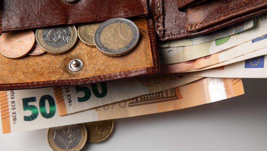 gde-tacno-stize-6.000-dinara-drzavne-pomoci?-proverite-u-kojoj-vas-banci-ceka-novac-i-koji-je-rok-za-podizanje gde-tacno-stize-6.000-dinara-drzavne-pomoci?-proverite-u-kojoj-vas-banci-ceka-novac-i-koji-je-rok-za-podizanje